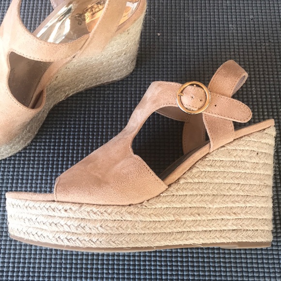 Size 8 1/2 tan suede 70s retro platform wedge - Picture 3 of 5